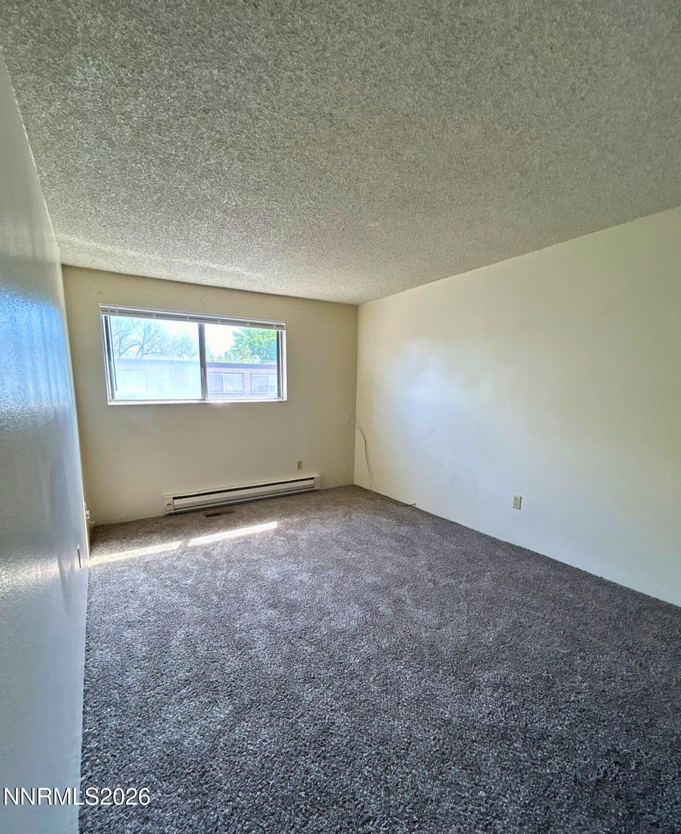 1664 Manchester Way Sparks, NV 89431 - Photo 6 of 11 20e31662-93d1-4fb1-a639-f87c98e2b682