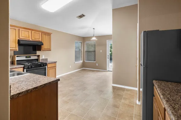 $1,900 | 3201 Wickham Lane, Austin, TX 78725