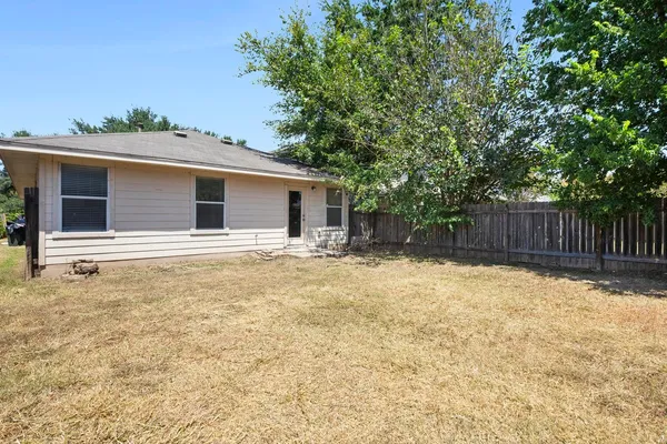 $1,900 | 3201 Wickham Lane, Austin, TX 78725