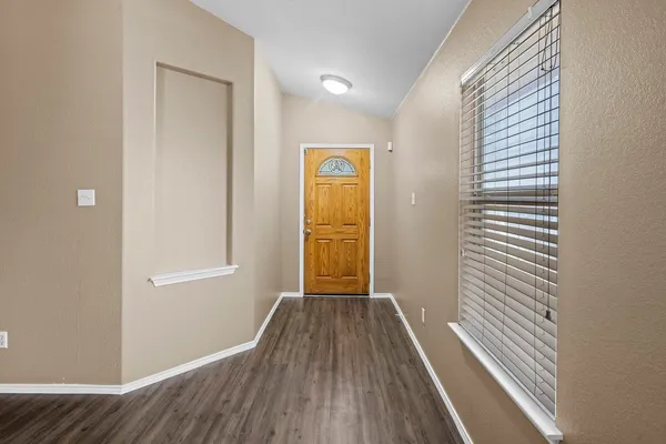 $1,900 | 3201 Wickham Lane, Austin, TX 78725