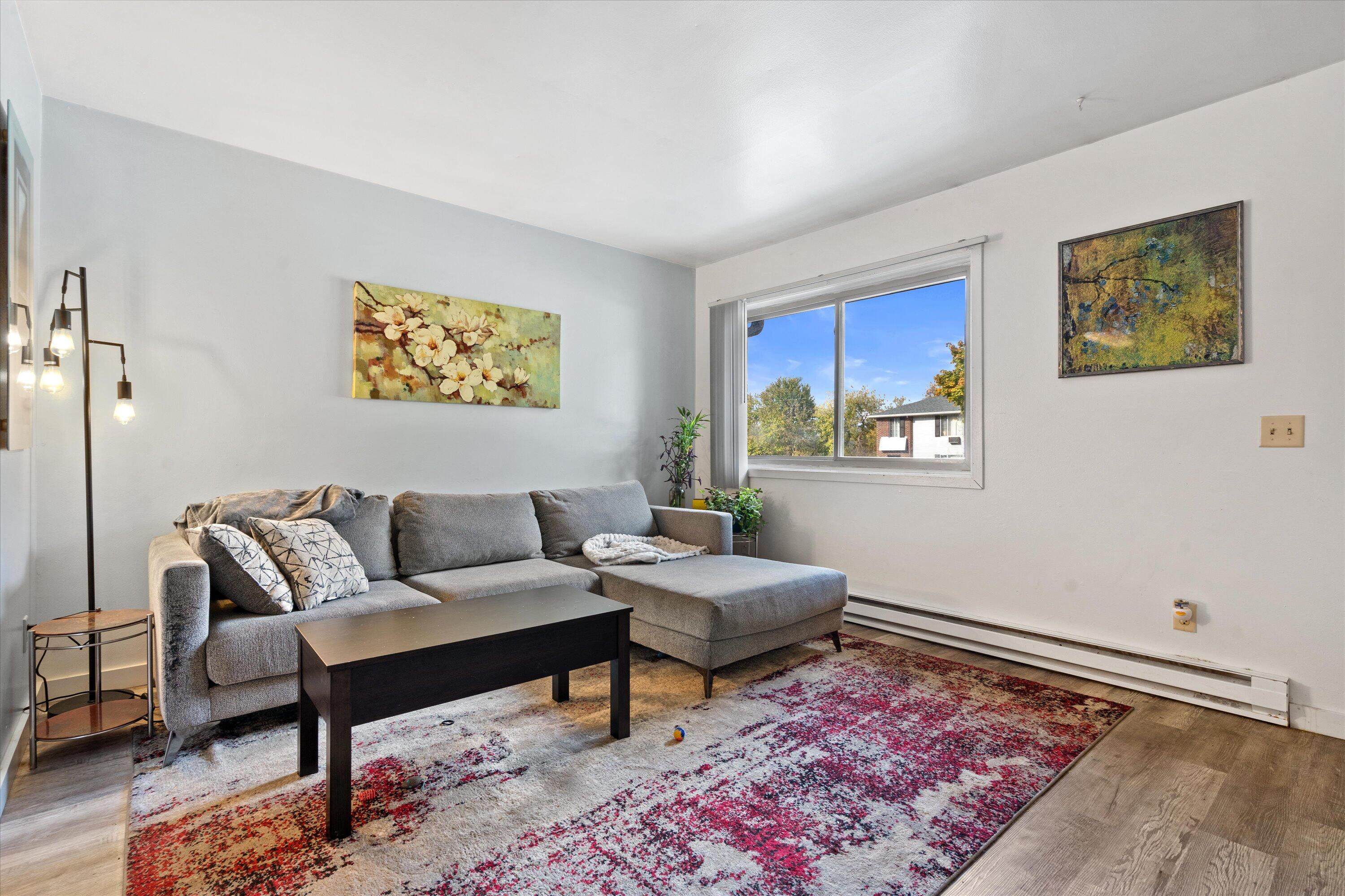 643 Meadow Lane Burlington, WI 53105 - Photo 5 of 19 11-DSC05526