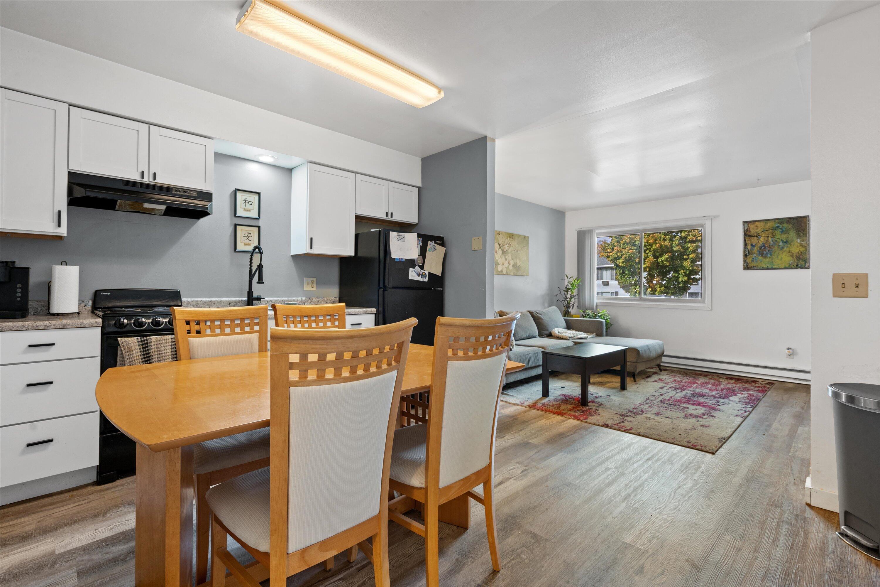 643 Meadow Lane Burlington, WI 53105 - Photo 10 of 19 16-DSC05547