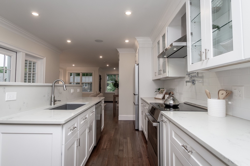 20 Sherman Street, Unit 20 Needham, MA 02494 - Photo 13 of 30