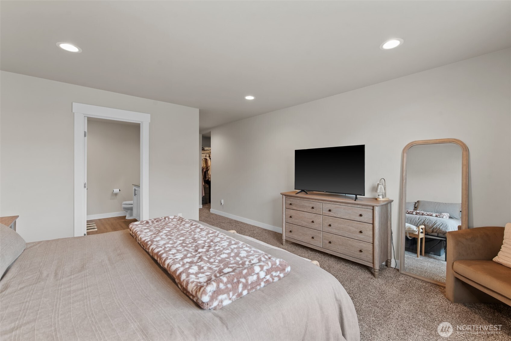 282 Emma Drive Wenatchee, WA 98801 - Photo 19 of 38 a bedroom with a bed and furniture