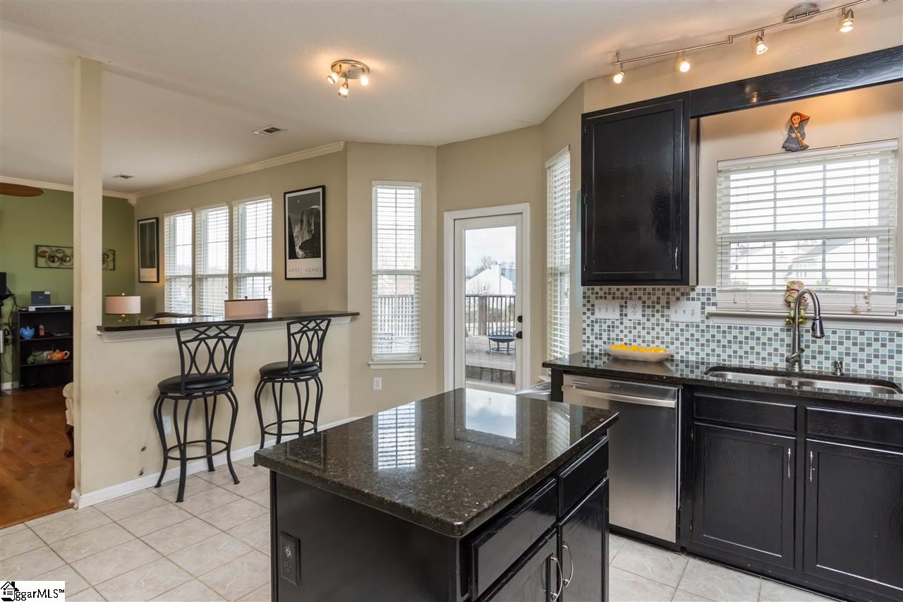 302 Goldenrain Way Simpsonville, SC 29680 - Photo 3 of 11 Gallery Image 3
