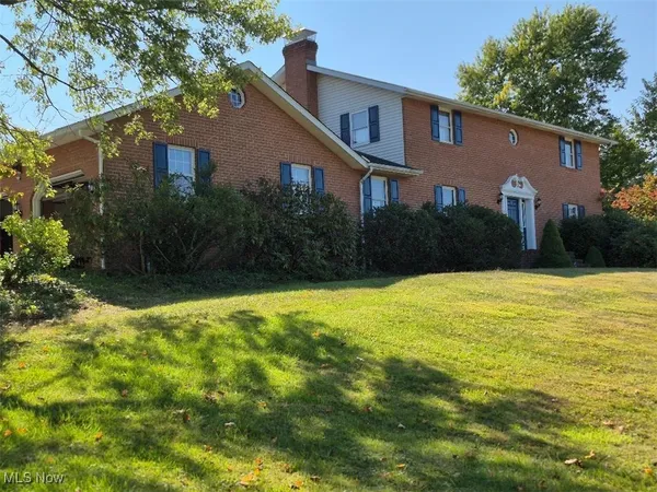 $545,000 | 10400 Lincoln Street Southeast, East Canton, OH 44730