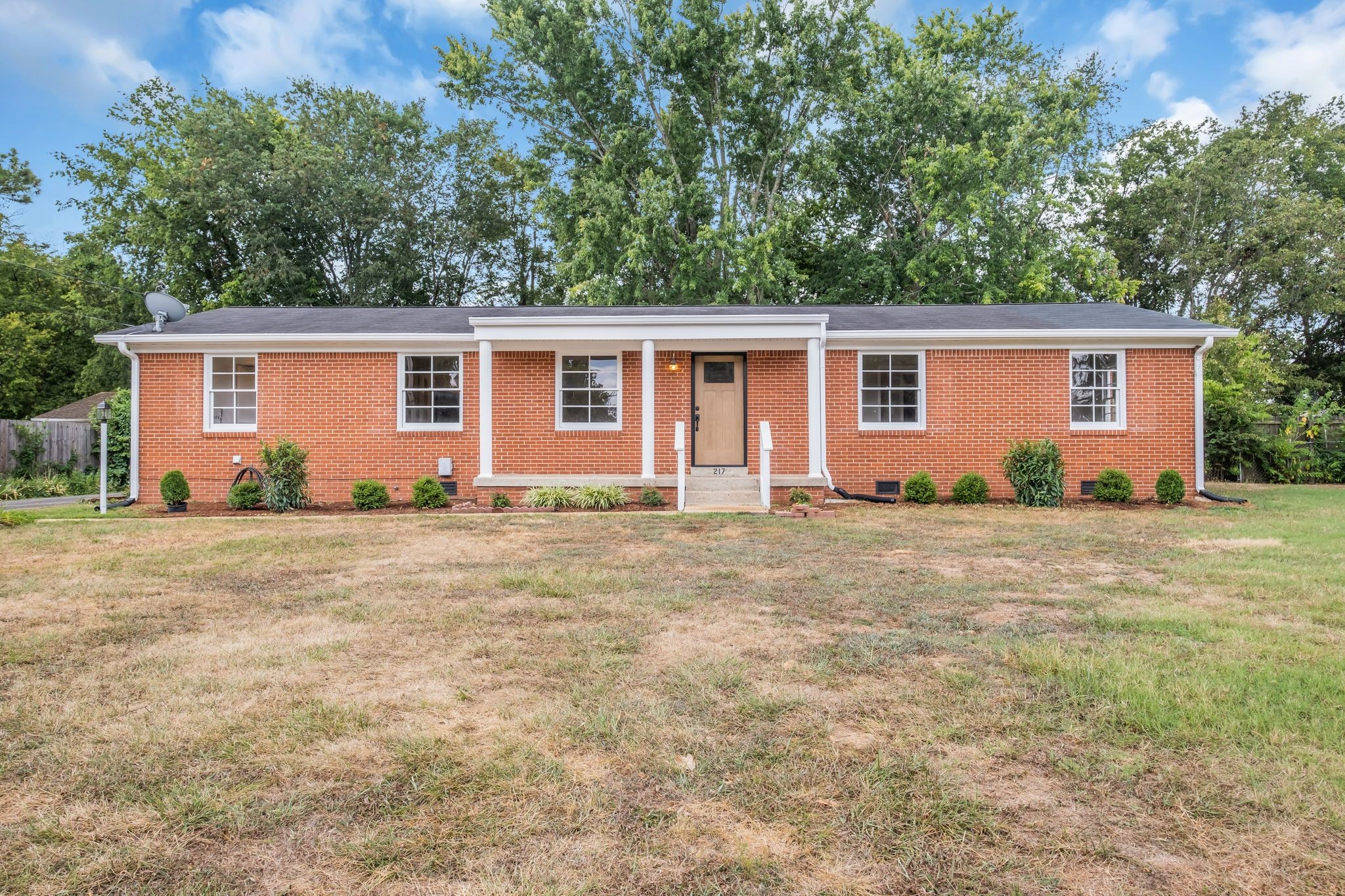 217 Stonewall Road Columbia, TN 38401 - Photo 1 of 33 Welcome to 217 Stonewall Drive, Columbia , TN 38401