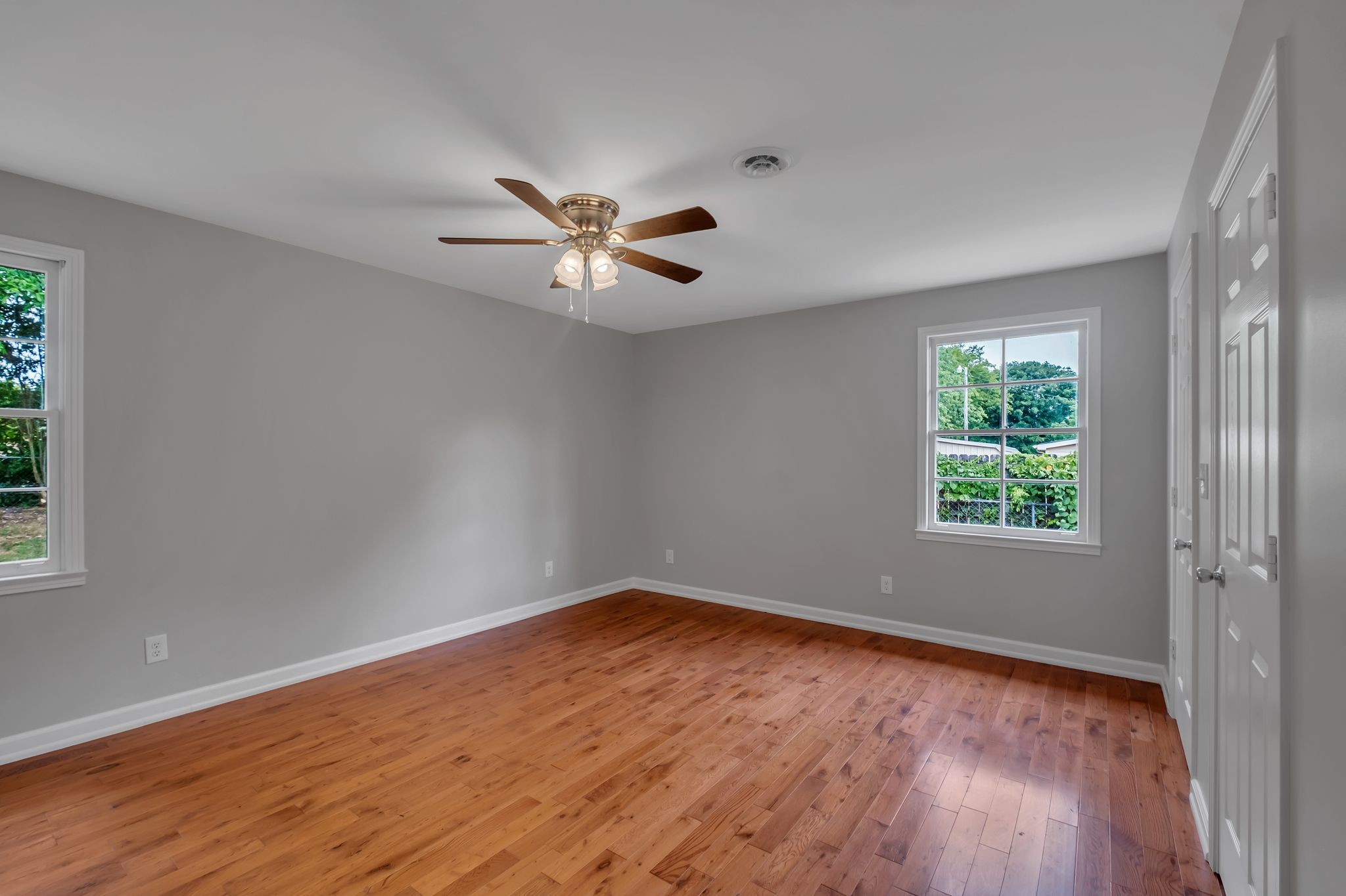 217 Stonewall Road Columbia, TN 38401 - Photo 15 of 33 Master bedroom