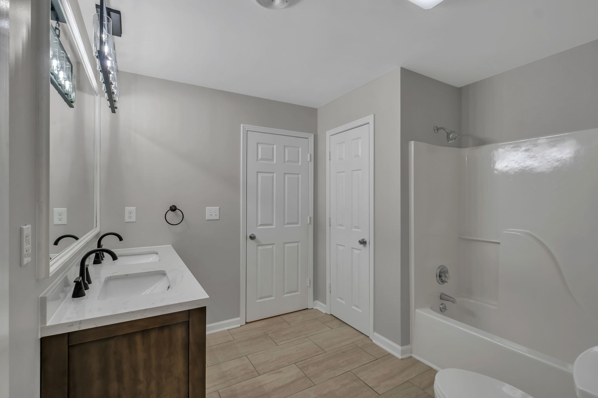 217 Stonewall Road Columbia, TN 38401 - Photo 17 of 33 Tub plus shower in master suite