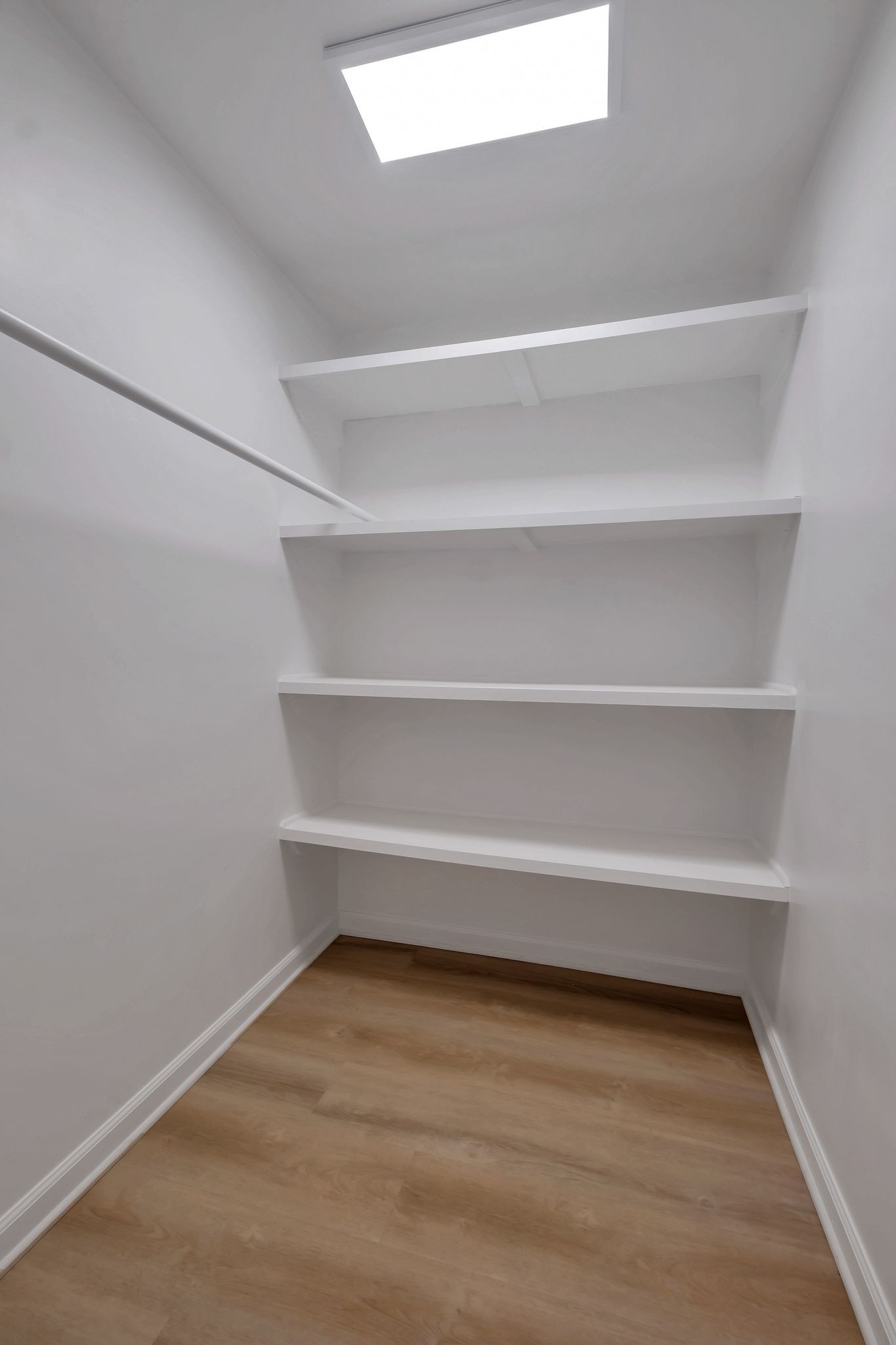 217 Stonewall Road Columbia, TN 38401 - Photo 19 of 33 2nd walk-in closet