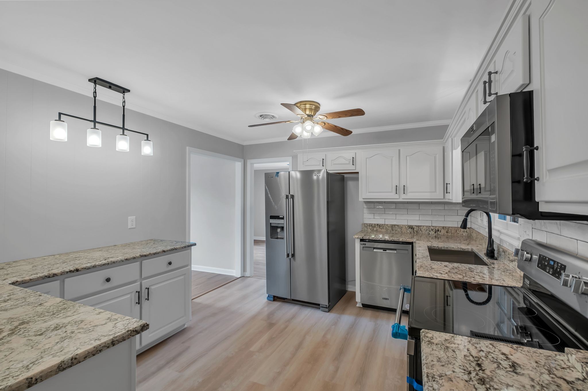 217 Stonewall Road Columbia, TN 38401 - Photo 8 of 33 Kitchen has all new stainless steel appliances