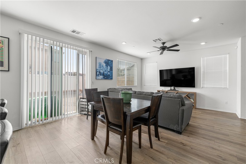 2476 Gunner Ridge Way Rialto, CA 92377 - Photo 9 of 31 Gallery Image 9