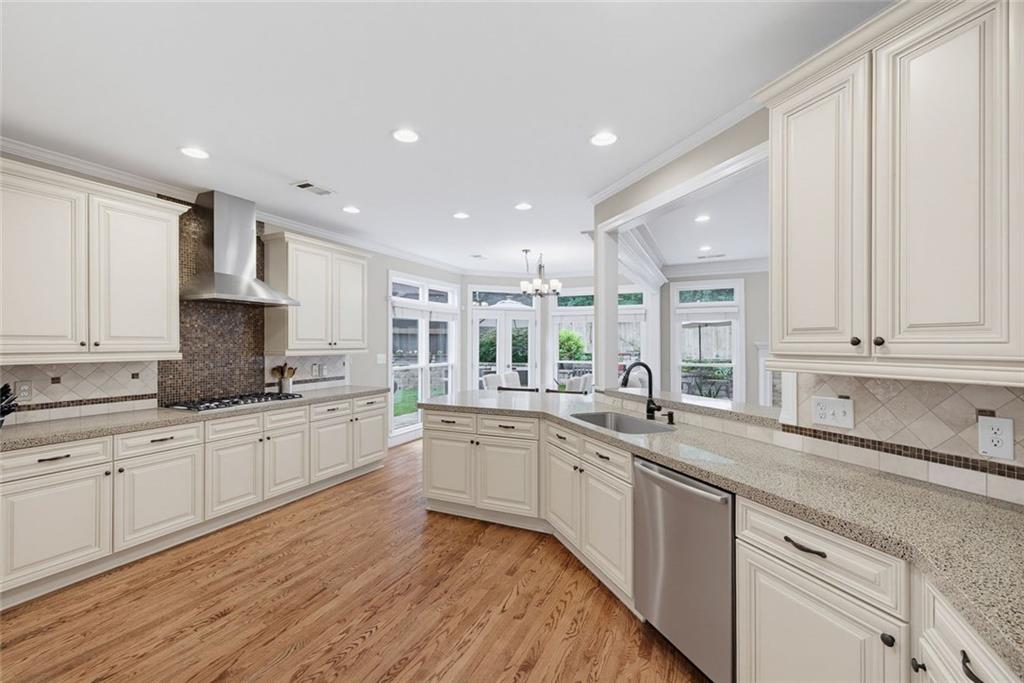 3077 Hudson Way Decatur, GA 30033 - Photo 7 of 32