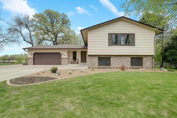 $535,000 | 2890 Zanzibar Lane North, Plymouth, MN 55447