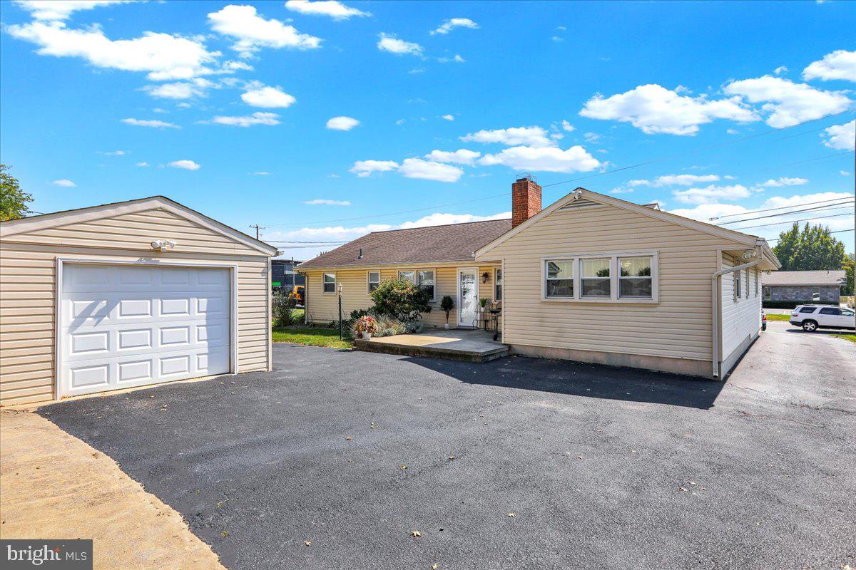 2417 State Hill Road Reading, PA 19610 - Photo 4 of 30 Gallery Image 4