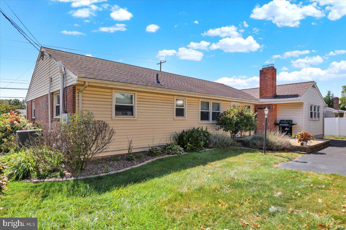 2417 State Hill Road Reading, PA 19610 - Photo 5 of 30 Gallery Image 5