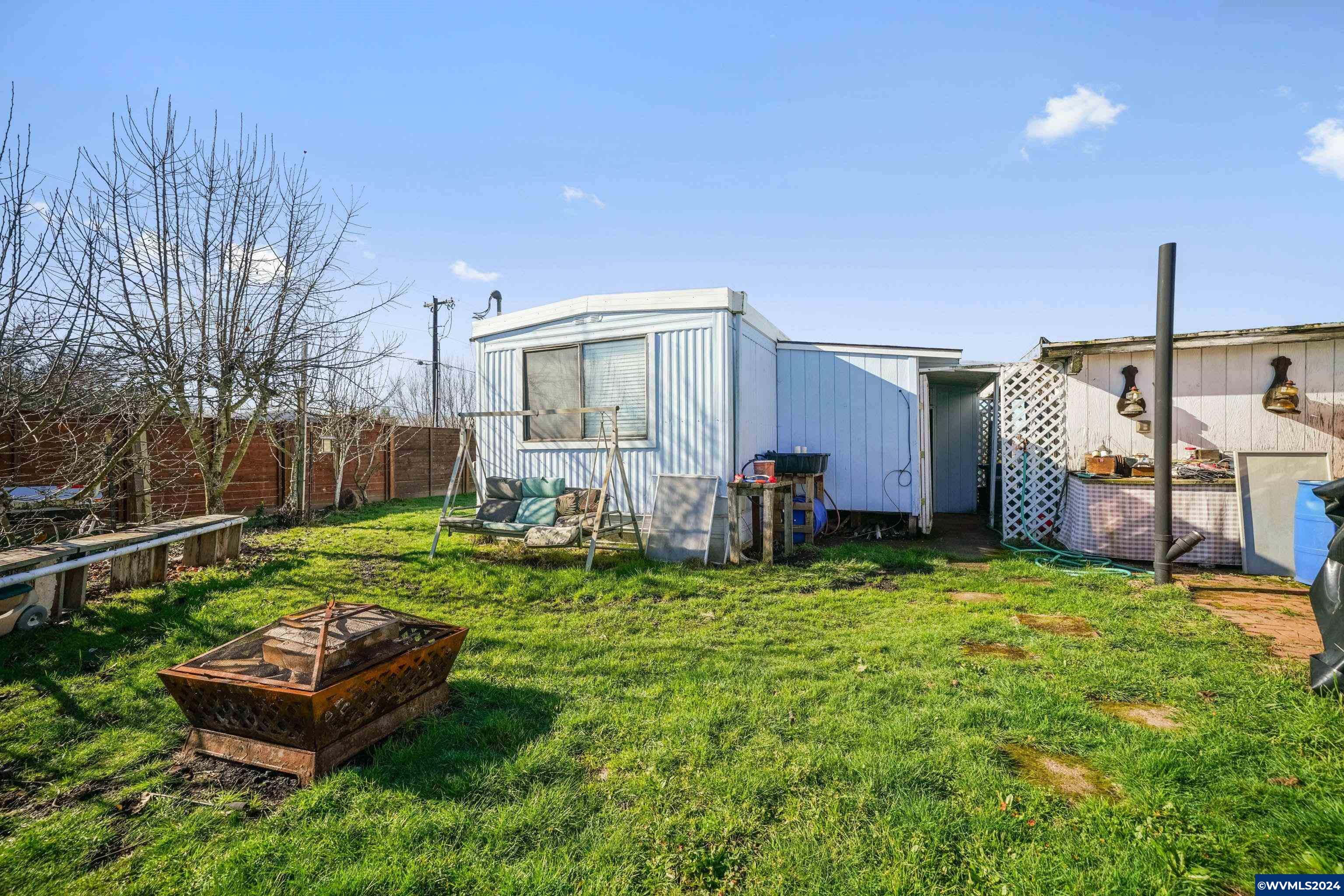 11823 Northeast Carl Road, Unit 1 Woodburn, OR 97071 - Photo 22 of 24
