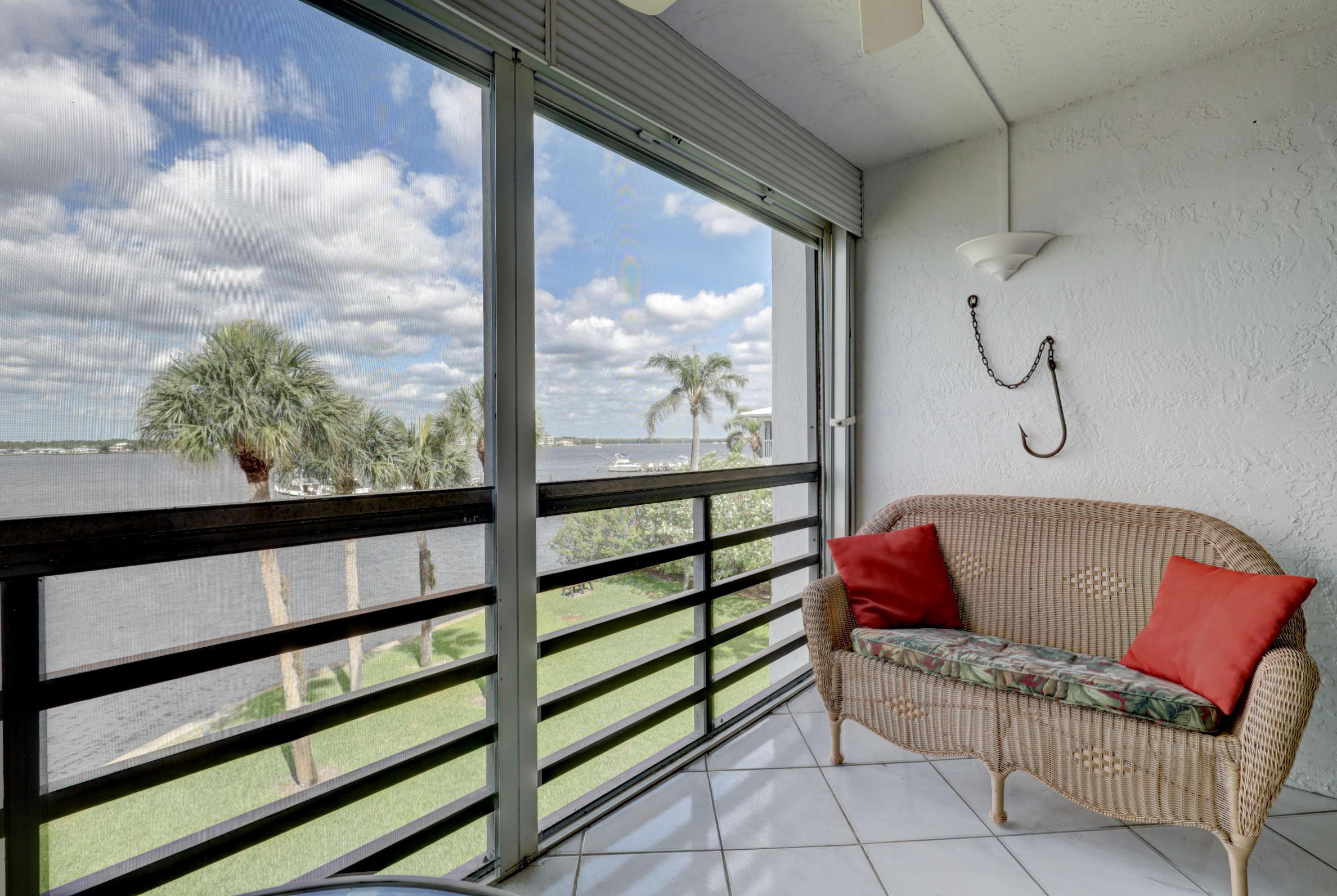 1950 Southwest Palm City Road, Unit 88306 Stuart, FL 34994 - Photo 8 of 40 Patio