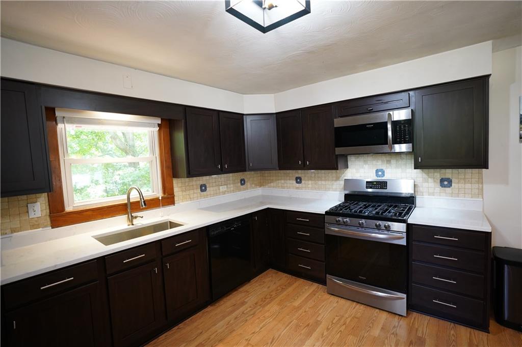 160 Coketown Road Coraopolis, PA 15108 - Photo 11 of 25 Gallery Image 11