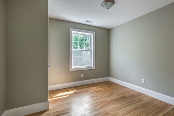 148 R Marlborough Road Salem, MA 01970 - Photo 13 of 27 Gallery Image 13