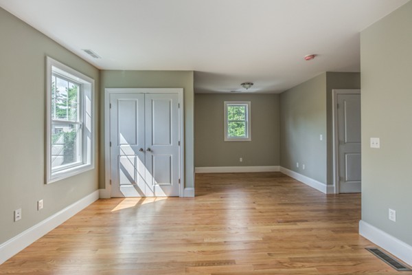 148 R Marlborough Road Salem, MA 01970 - Photo 18 of 27 Gallery Image 18