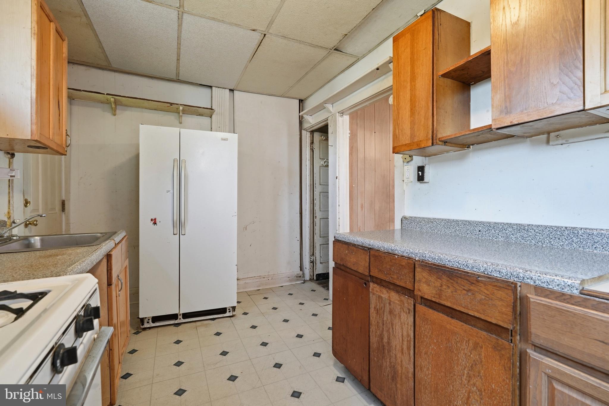 652 Manor Road Beverly, NJ 08010 - Photo 11 of 29