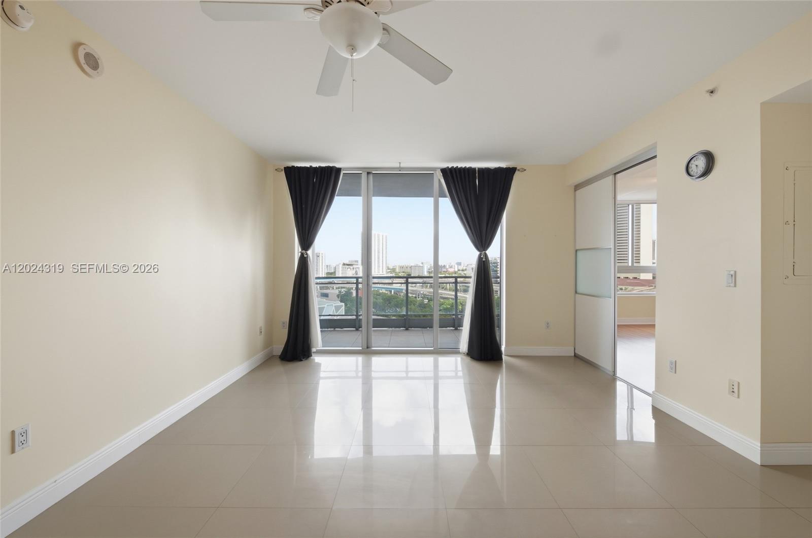 90 Southwest 3rd Street, Unit 1409 Miami, FL 33130 - Photo 13 of 36