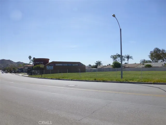 a view of a golf course with a garden