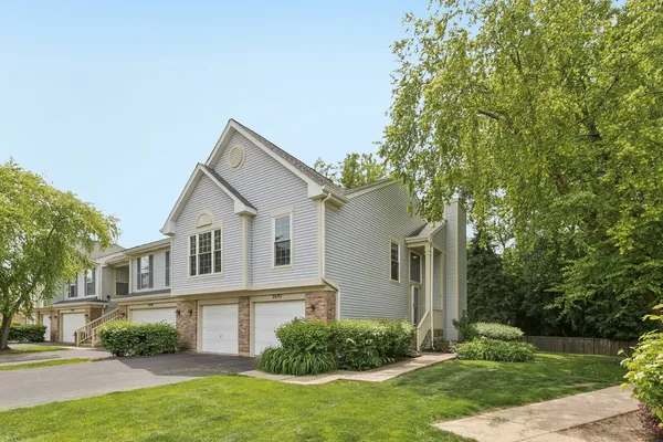 $410,000 | 2692 South Embers Lane, Arlington Heights, IL 60005