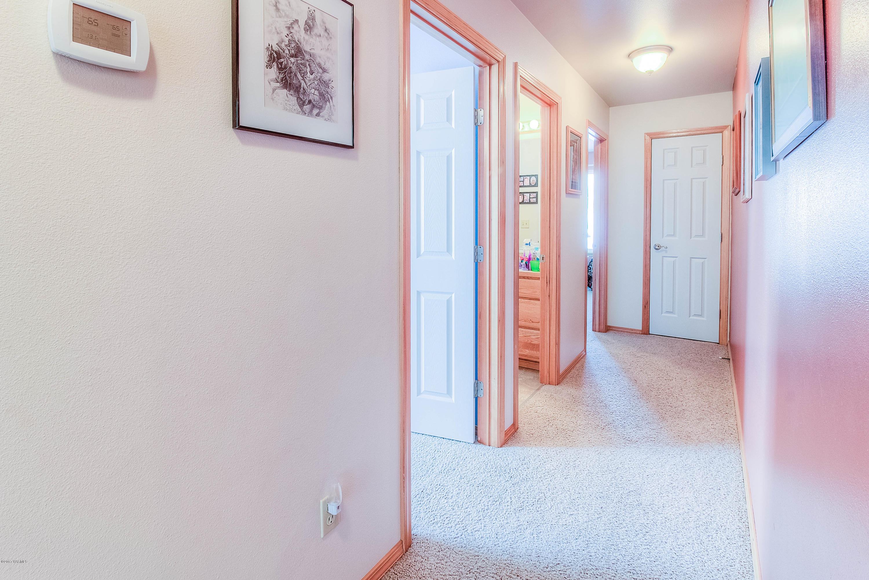 205 Beane Road Moxee, WA 98936 - Photo 17 of 28 a view of a hallway with elevator