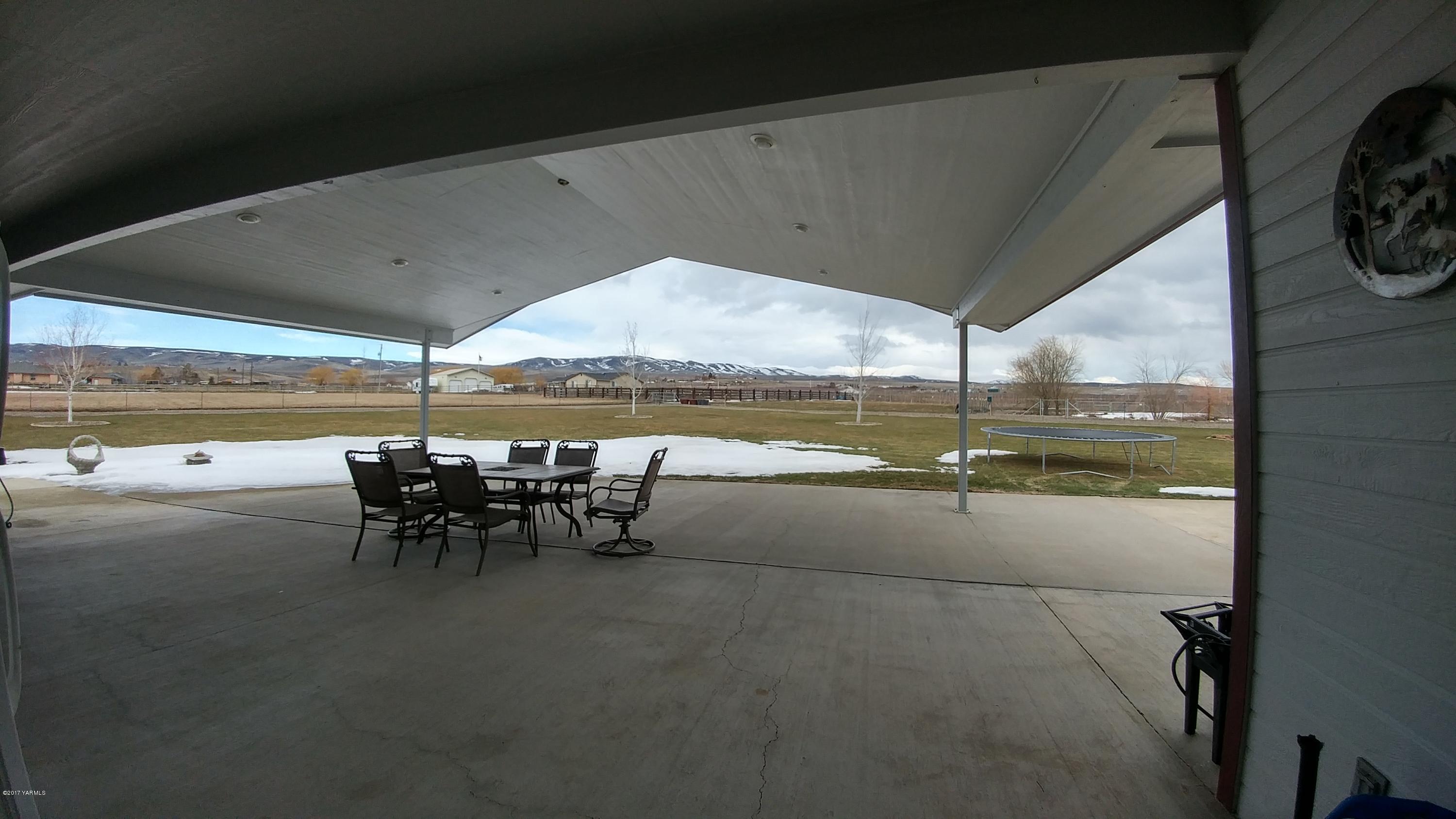 205 Beane Road Moxee, WA 98936 - Photo 24 of 28 a view of outdoor space with seating area