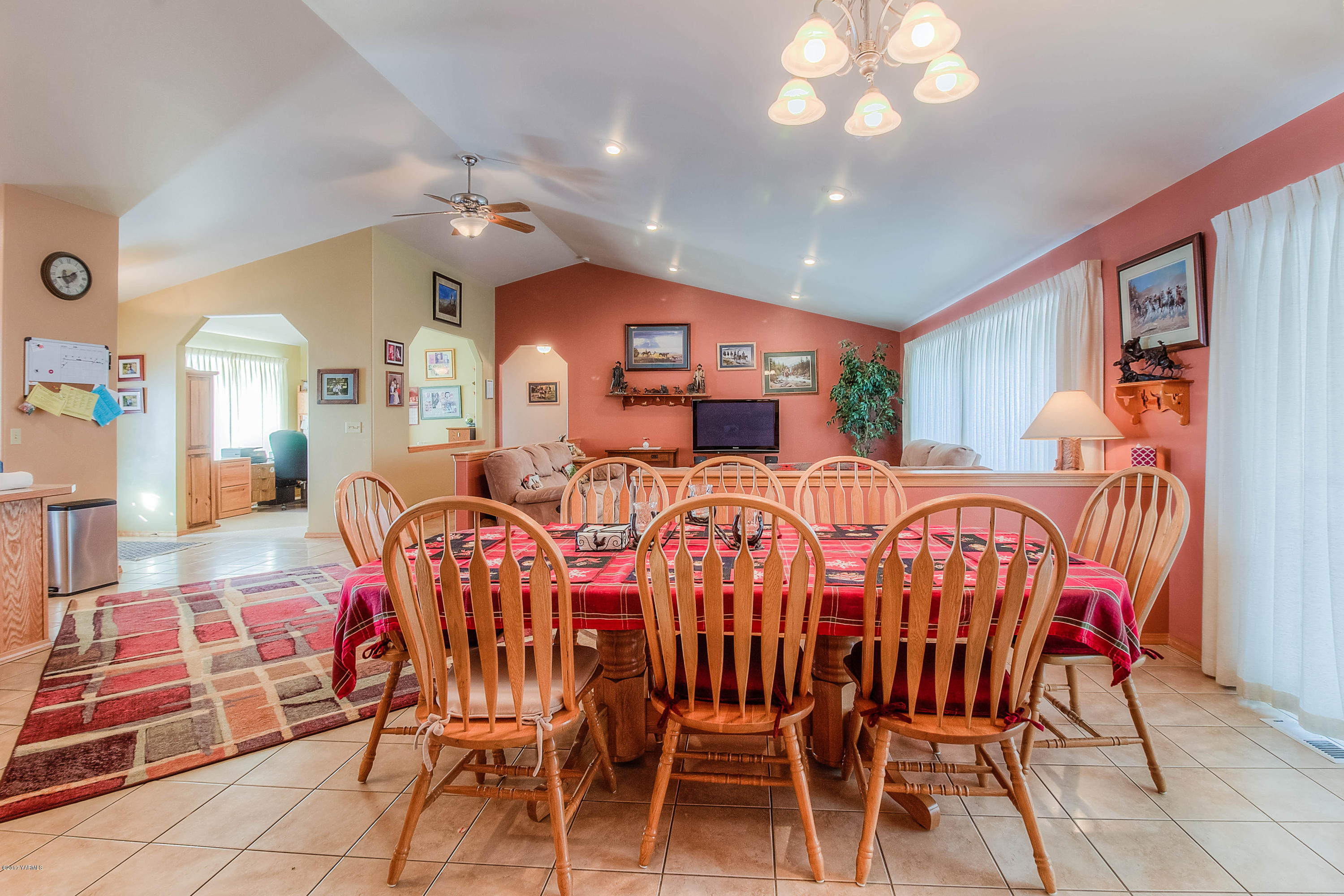 205 Beane Road Moxee, WA 98936 - Photo 4 of 28 a view of a dining room with furniture