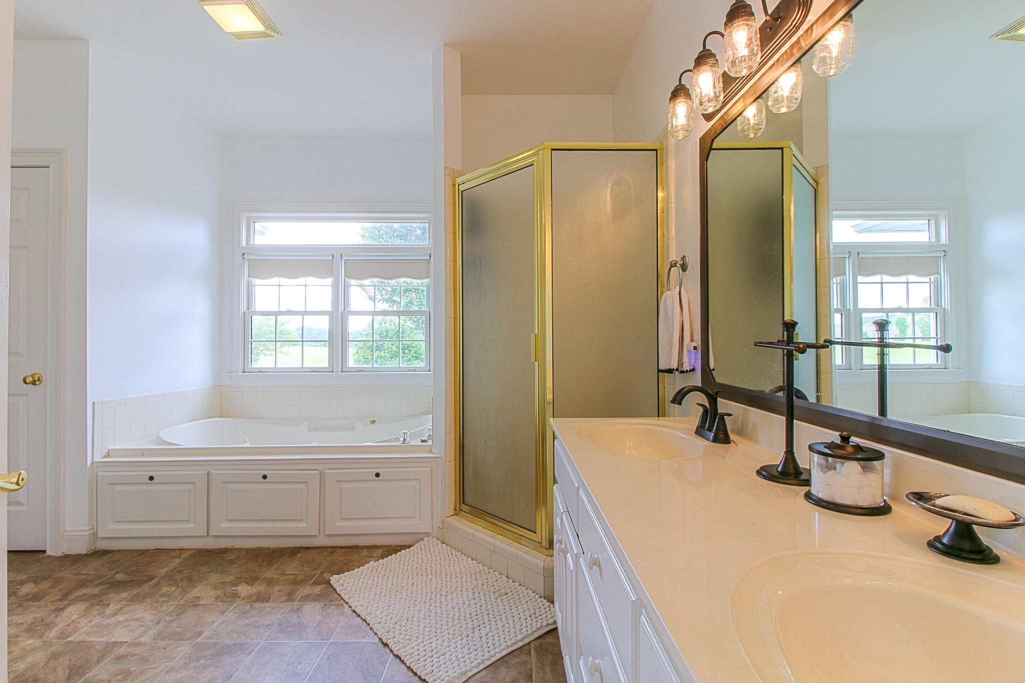 457 Northeast Ne River Charleston, TN 37310 - Photo 17 of 40 Master BA