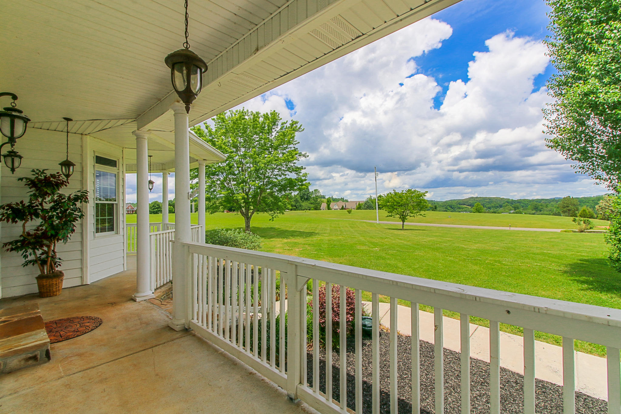457 Northeast Ne River Charleston, TN 37310 - Photo 4 of 40 Front Porch View