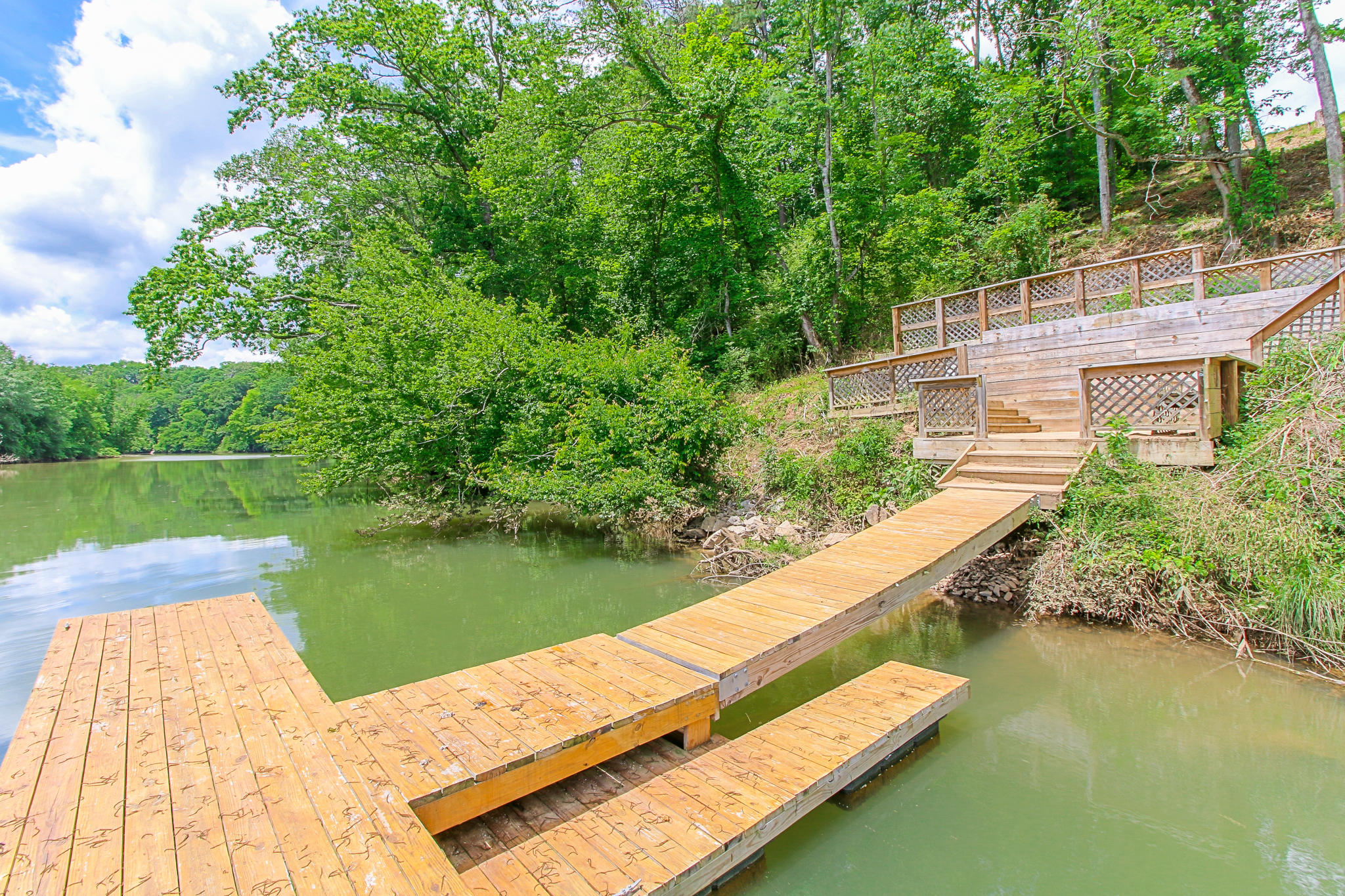 457 Northeast Ne River Charleston, TN 37310 - Photo 34 of 40 Deck from Dock