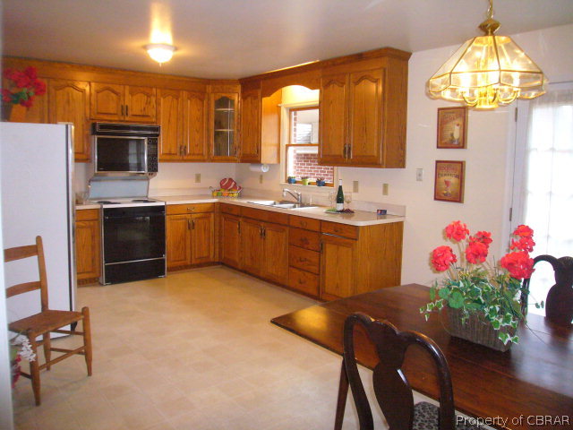 6025 Fletcher Road Gloucester, VA 23061 - Photo 17 of 35 Gallery Image 17