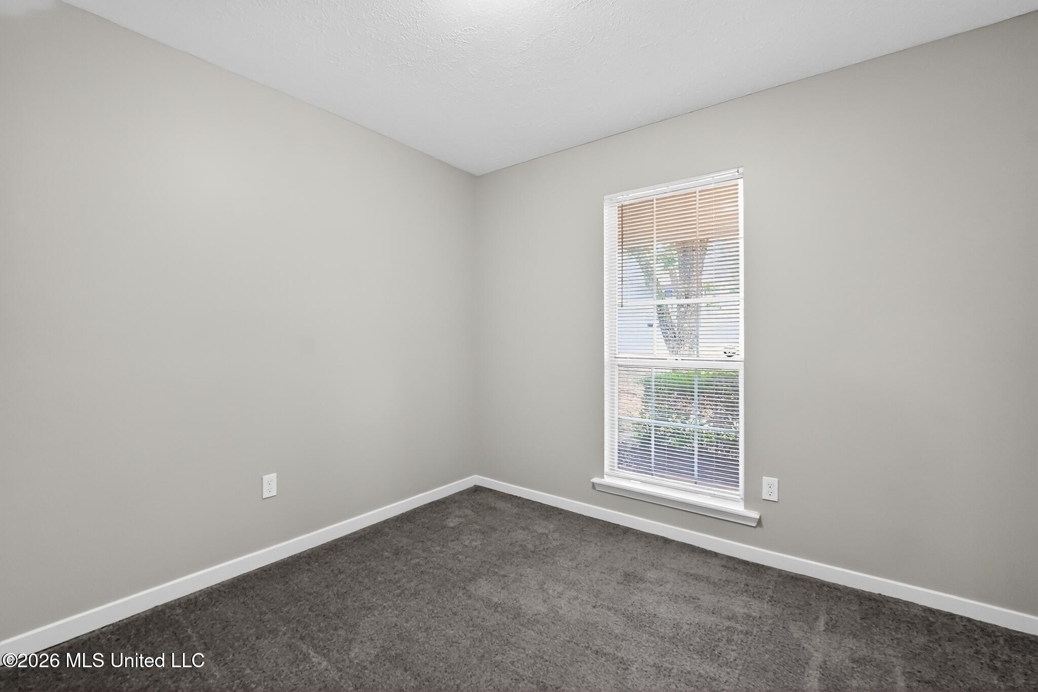 704 Dunleith Lane Ridgeland, MS 39157 - Photo 10 of 15 09_704_Dunleith_Ln-Living_room-7604