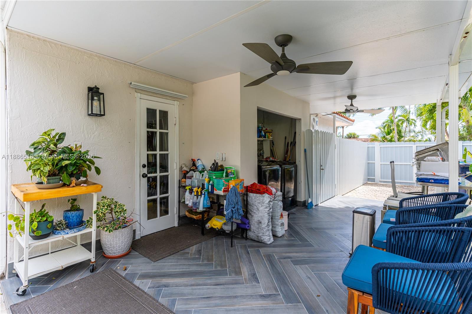 9901 Southwest 35th Terrace Miami, FL 33165 - Photo 15 of 39