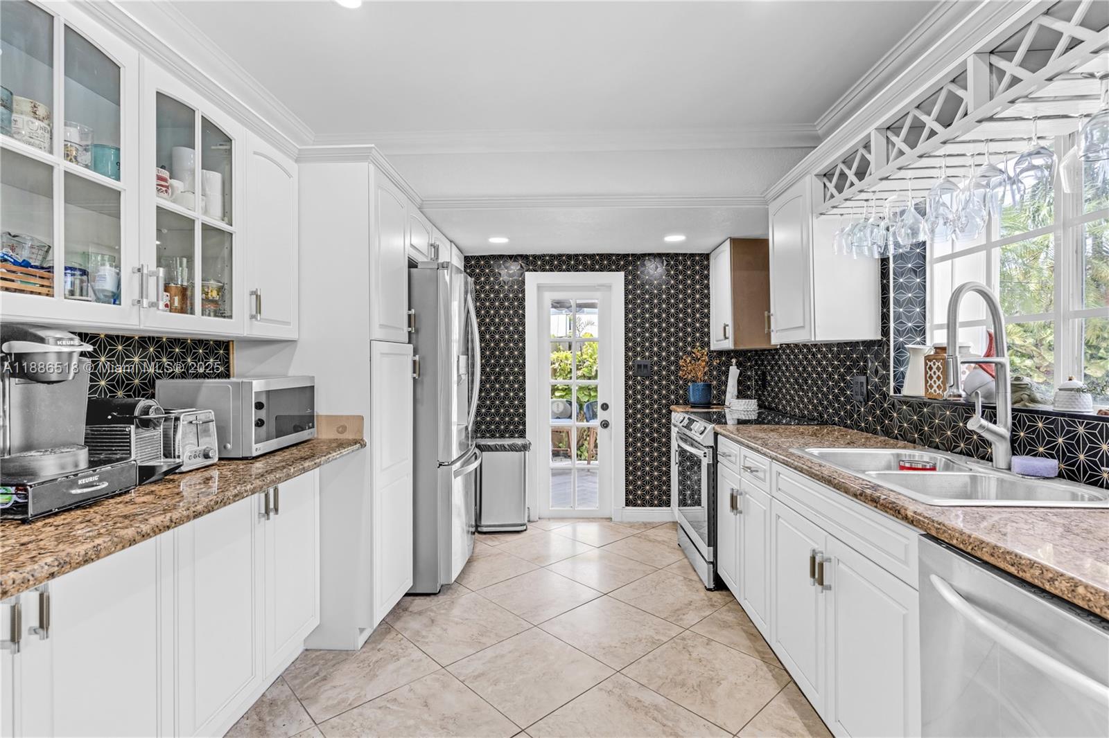 9901 Southwest 35th Terrace Miami, FL 33165 - Photo 27 of 39