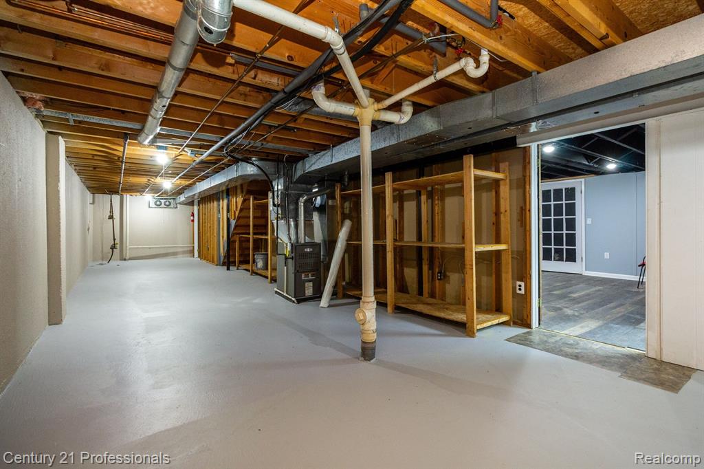 2226 Warrington Road Rochester Hills, MI 48307 - Photo 32 of 39