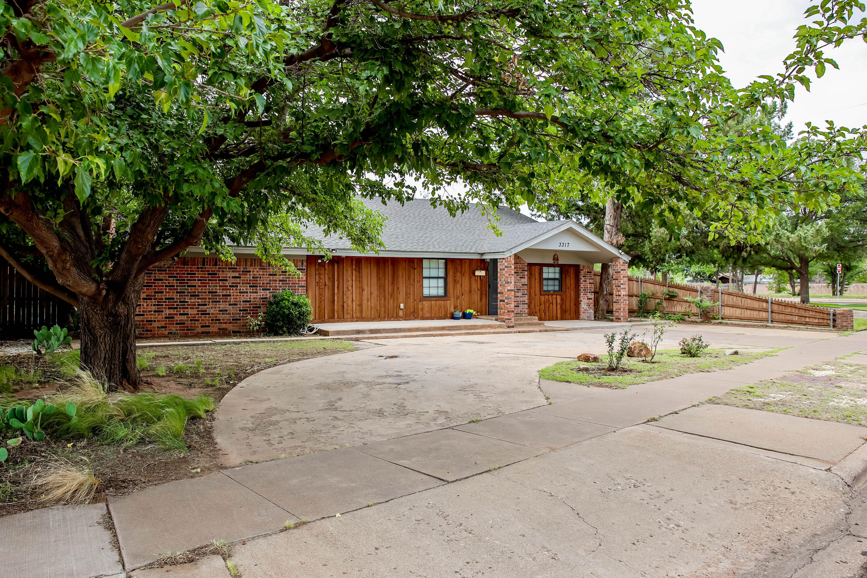 3317 32nd Street Lubbock, TX 79410 - Photo 3 of 39 3317_32NDST_RHEA-54