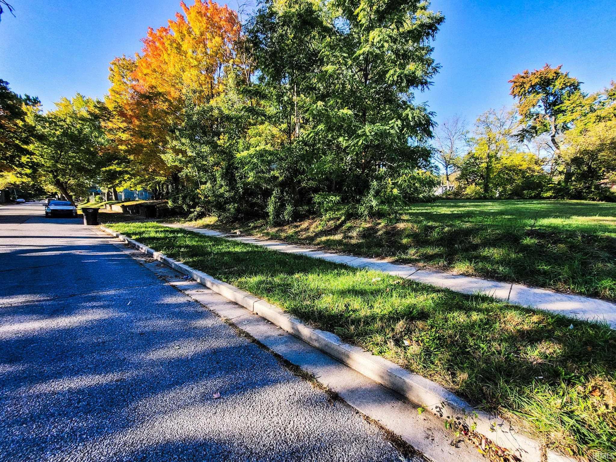 1613 Leer Street South Bend, IN 46613 - Photo 2 of 5