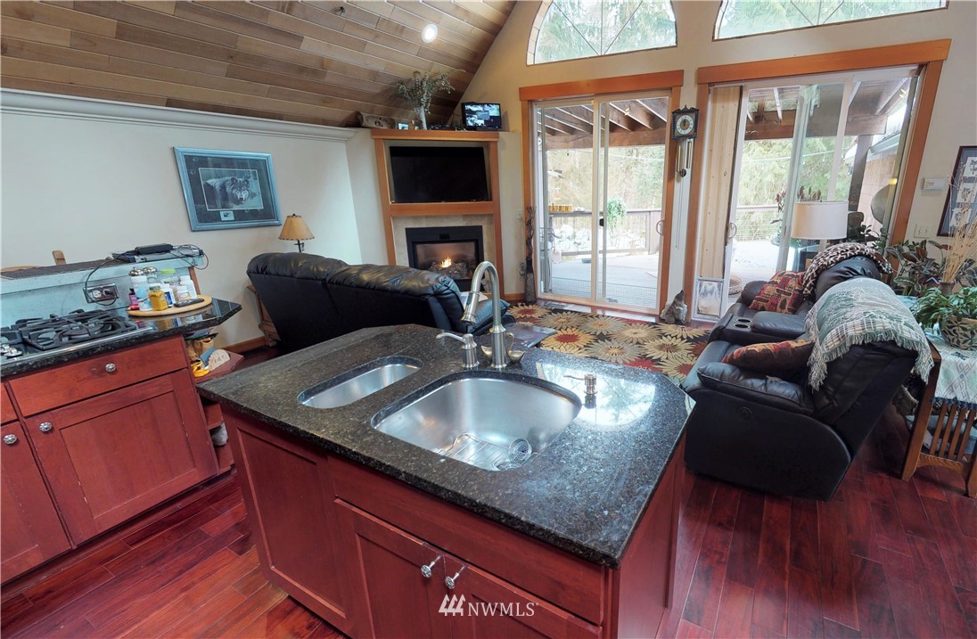 196 Summerland Road Bellingham, WA 98229 - Photo 5 of 29 Gallery Image 5