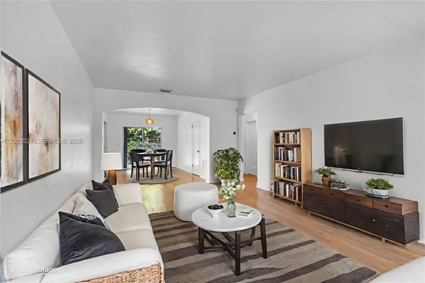 $5,500 | 10 Century Lane, Miami Beach, FL 33139