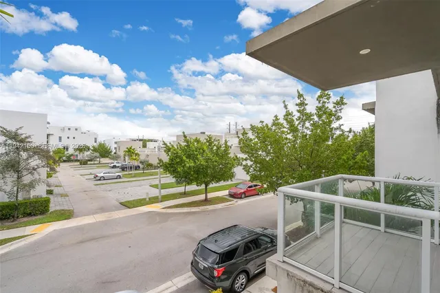 $980,000 | 6348 Northwest 104th Court, Doral, FL 33178