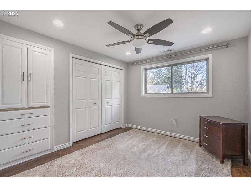 1216 Northeast Montgomery Place Albany, OR 97321 - Photo 24 of 47 a view of an empty room with a window