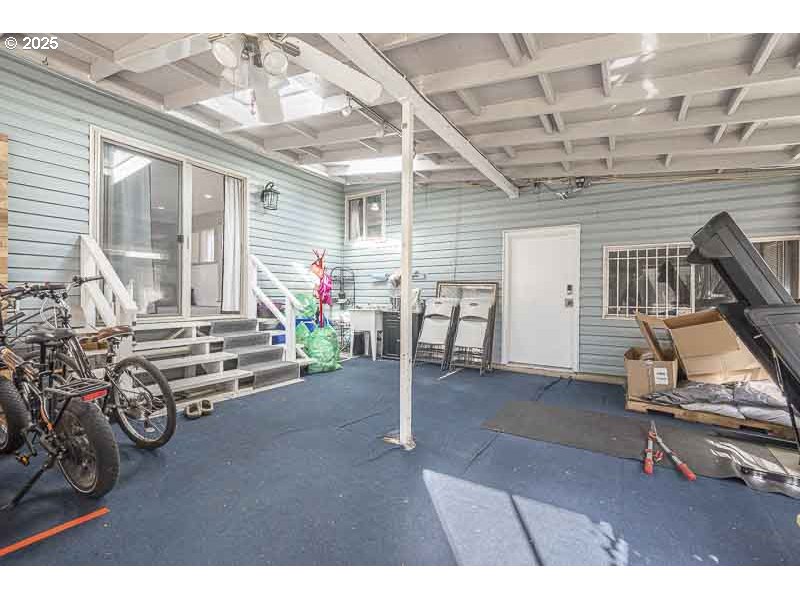 1216 Northeast Montgomery Place Albany, OR 97321 - Photo 31 of 47 a view of a livingroom with furniture