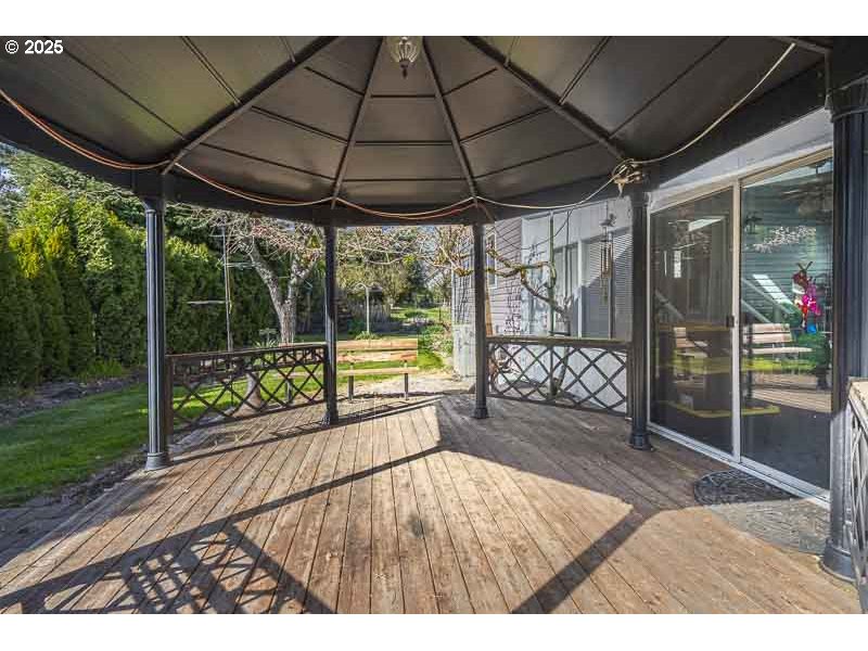 1216 Northeast Montgomery Place Albany, OR 97321 - Photo 33 of 47 a view of a porch