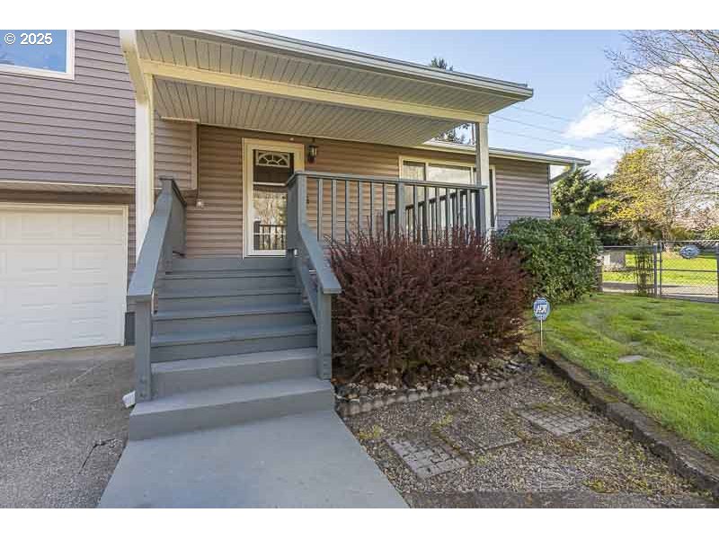 1216 Northeast Montgomery Place Albany, OR 97321 - Photo 4 of 47 a view of entryway with garden