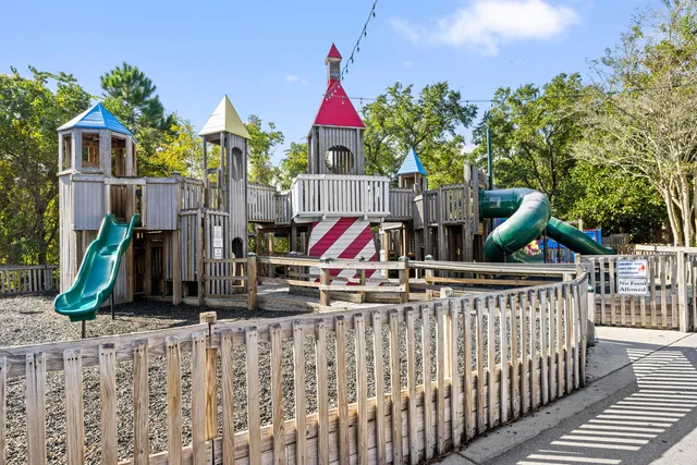 a view of entryway and hall